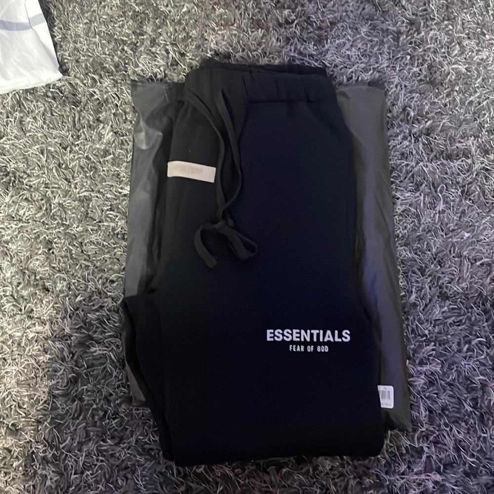 FOG ESSENTIALS new szn sweats ds with tags and bags